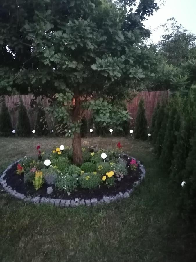 Dom Wakacyjny Gajowka Z Ogrodem Rzyki Exteriör bild